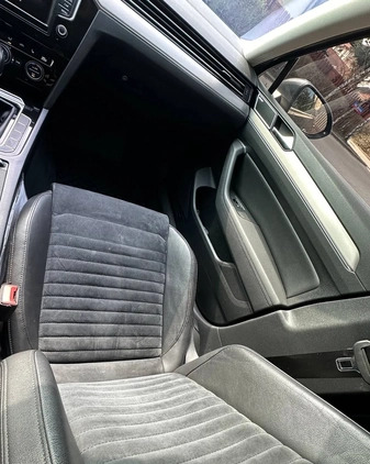 Volkswagen Passat cena 68500 przebieg: 54000, rok produkcji 2017 z Warszawa małe 742